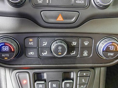 Used 2020 GMC Terrain SLT w/ Preferred Package image 33