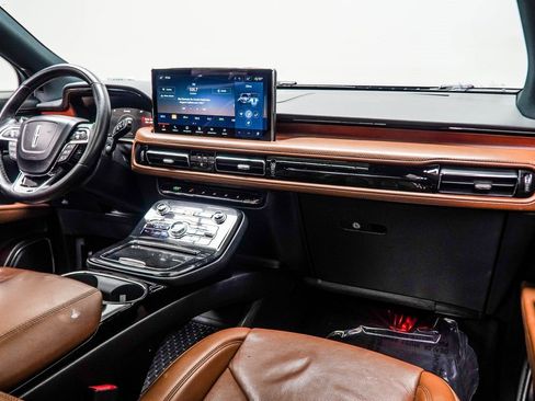 Used 2022 Lincoln Nautilus Reserve image 18