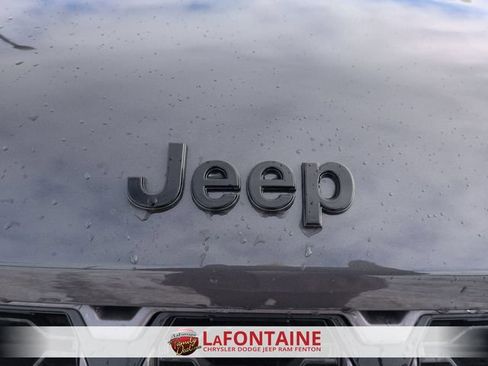 New 2026 Jeep Grand Cherokee Altitude AWD/4WD image 9