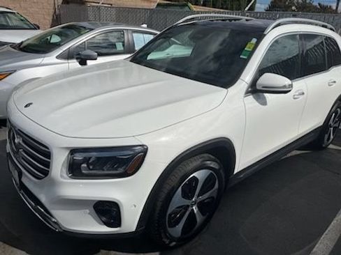 Used 2025 Mercedes-Benz GLB 250 image 3