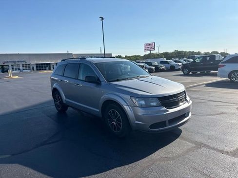 Used 2018 Dodge Journey SE w/ Blacktop Package FWD image 8