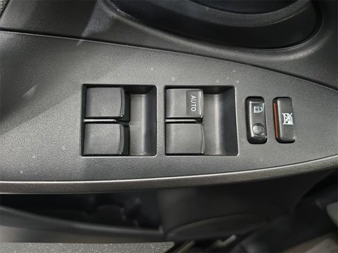 Used 2011 Toyota RAV4 Limited image 28