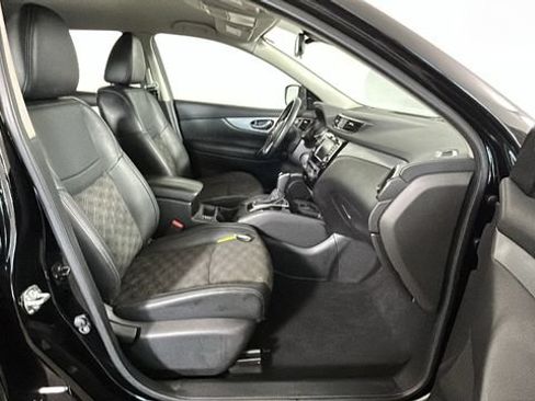 Used 2020 Nissan Rogue Sport SV w/ Technology Package AWD/4WD image 30