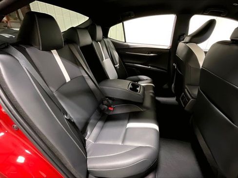 Used 2026 Toyota Camry SE w/ Convenience Package FWD image 28