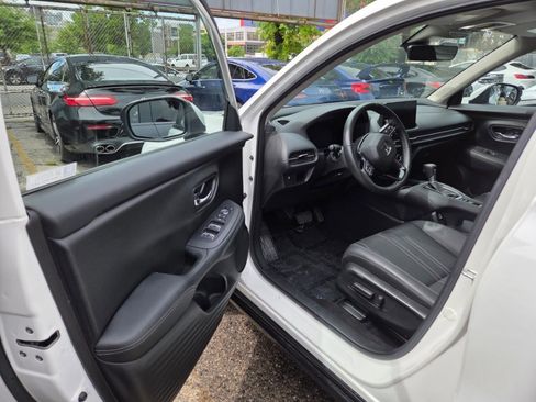Used 2023 Honda HR-V EX-L image 7