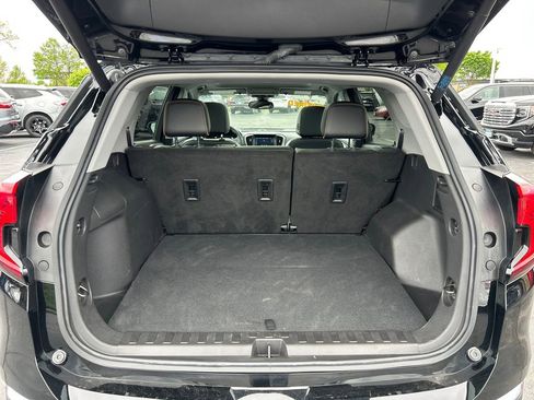 Used 2024 GMC Terrain AT4 AWD/4WD image 36
