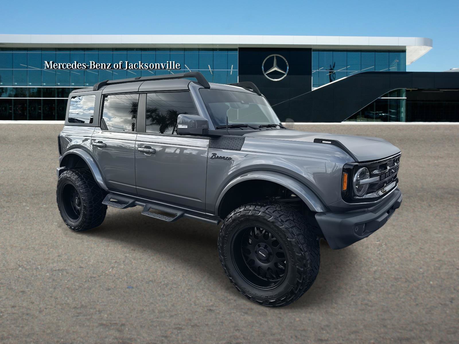 Used 2023 Ford Bronco Outer Banks AWD/4WD image 1