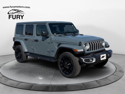 Used 2025 Jeep Wrangler Unlimited Sahara AWD/4WD image 1