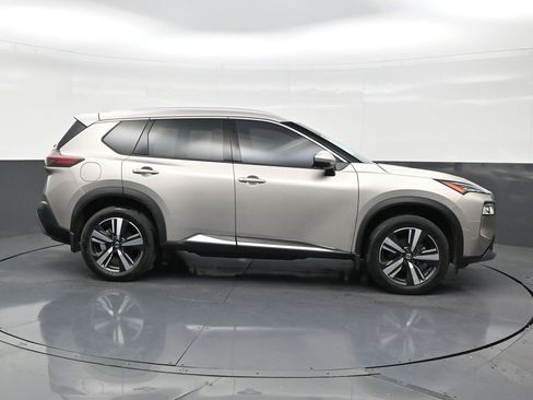 Used 2021 Nissan Rogue SL w/ Premium Package image 6