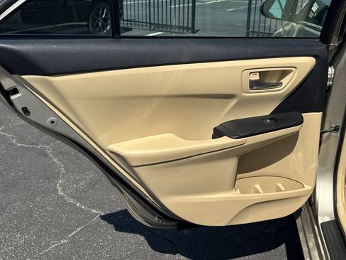 Used 2016 Toyota Camry LE image 21