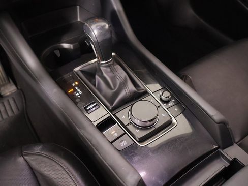 Used 2020 MAZDA MAZDA3 Premium image 8