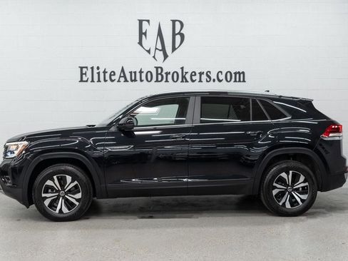 Used 2024 Volkswagen Atlas Cross Sport SE AWD/4WD image 2