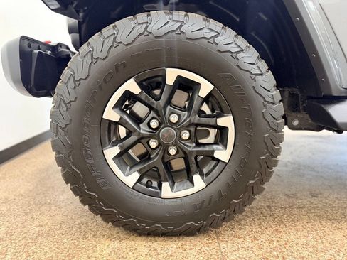 Used 2025 Jeep Wrangler Unlimited Rubicon w/ Safety Group AWD/4WD image 26