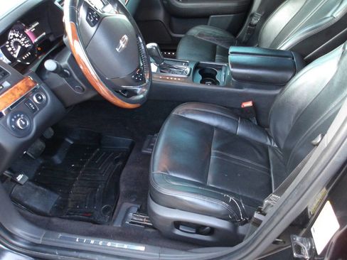 Used 2014 Lincoln MKS image 7