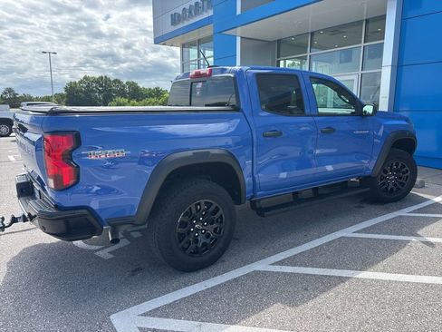 Used 2025 Chevrolet Colorado Trail Boss AWD/4WD image 4