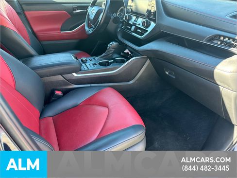 Used 2021 Toyota Highlander XSE image 15