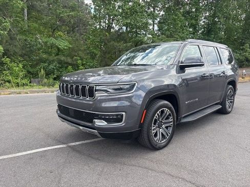 Used 2022 Jeep Wagoneer Series III w/ Convenience Group I AWD/4WD image 9
