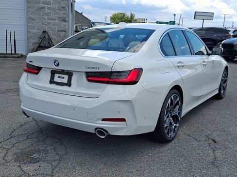 New 2026 BMW 330i xDrive Sedan w/ Premium Package AWD/4WD image 4