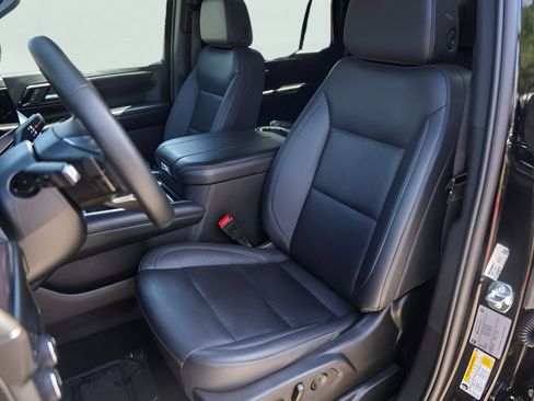 Used 2025 Chevrolet Tahoe Z71 AWD/4WD image 10