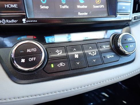 Used 2017 Toyota RAV4 XLE FWD image 21