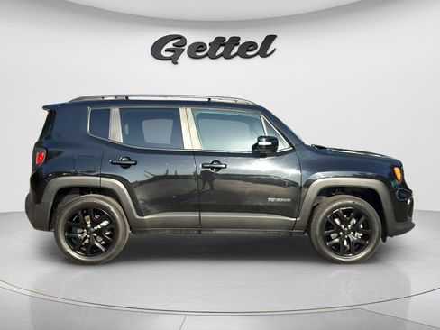 Used 2022 Jeep Renegade Altitude AWD/4WD image 4