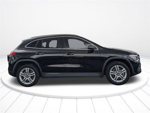 Used 2023 Mercedes-Benz GLA 250 4MATIC image 2