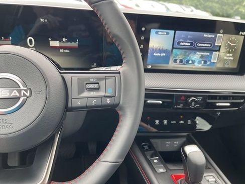 New 2025 Nissan Kicks SR FWD image 30