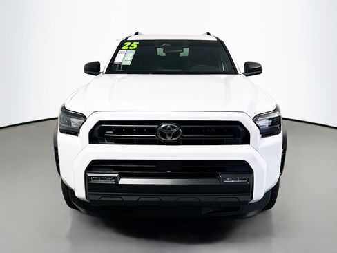 Used 2025 Toyota 4Runner SR5 AWD/4WD image 11