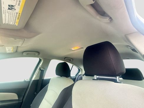 Used 2015 Chevrolet Cruze LS image 19