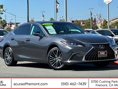 Used 2025 Lexus ES 300h w/ Premium Package