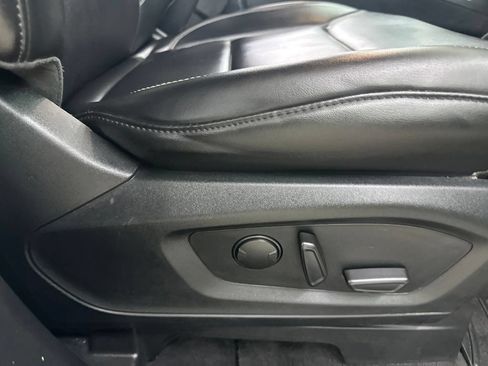 Used 2021 Ford Explorer XLT w/ Equipment Group 202A AWD/4WD image 22