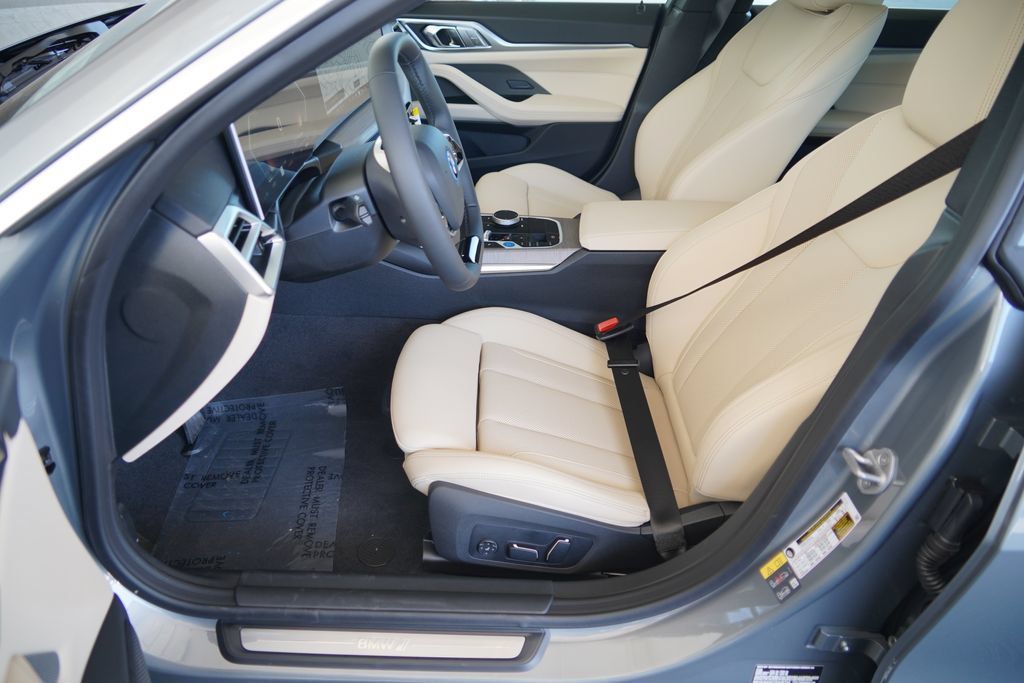 New 2026 BMW i4 eDrive40 w/ Premium Package RWD image 10