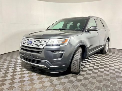 Used 2019 Ford Explorer XLT w/ Equipment Group 201A AWD/4WD image 2