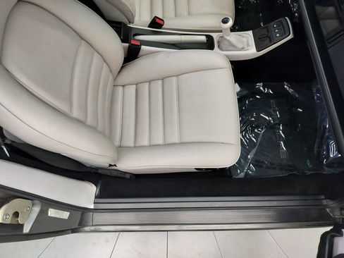 Used 1992 Porsche 911 Carrera RWD image 10