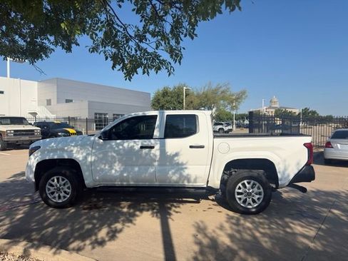 Used 2025 Toyota Tacoma SR RWD image 8