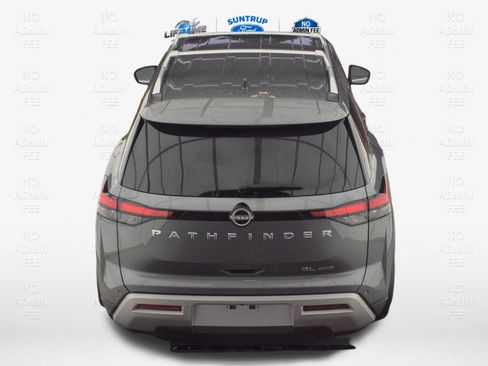 Used 2025 Nissan Pathfinder SL AWD/4WD image 10