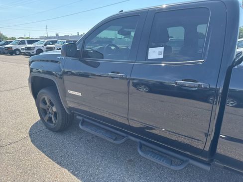 Used 2018 GMC Sierra 1500 SLE w/ Elevation Edition AWD/4WD image 18