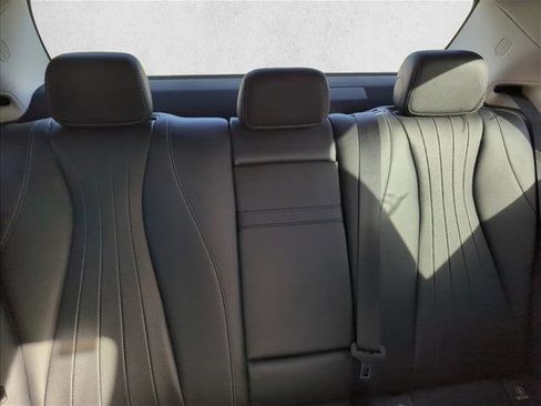 Used 2017 Mercedes-Benz E 300 image 28