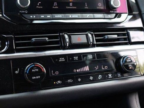 Used 2025 Nissan Pathfinder SV AWD/4WD image 15