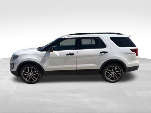 Used 2017 Ford Explorer Sport w/ Equipment Group 401A AWD/4WD image 6