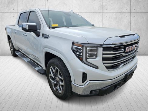 Used 2022 GMC Sierra 1500 SLT image 3