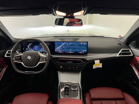 Used 2025 BMW 330i xDrive Sedan w/ Convenience Package AWD/4WD image 16