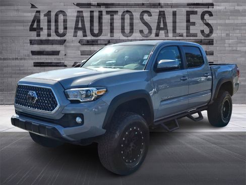 Used 2018 Toyota Tacoma TRD Off-Road w/ Technology Package AWD/4WD image 6