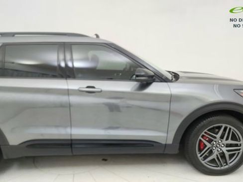 Used 2025 Ford Explorer ST w/ Sun And Sound Package AWD/4WD image 8