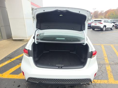 Used 2022 Toyota Corolla SE image 6
