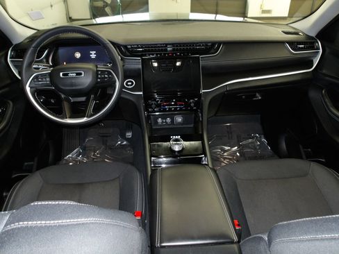 Used 2023 Jeep Grand Cherokee L Laredo w/ Luxury Tech Group I AWD/4WD image 12