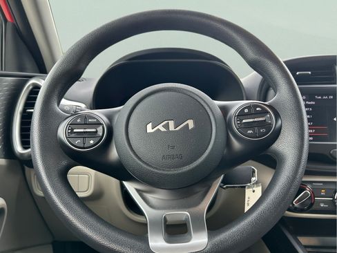 Used 2024 Kia Soul LX w/ Option Group 015 FWD image 23