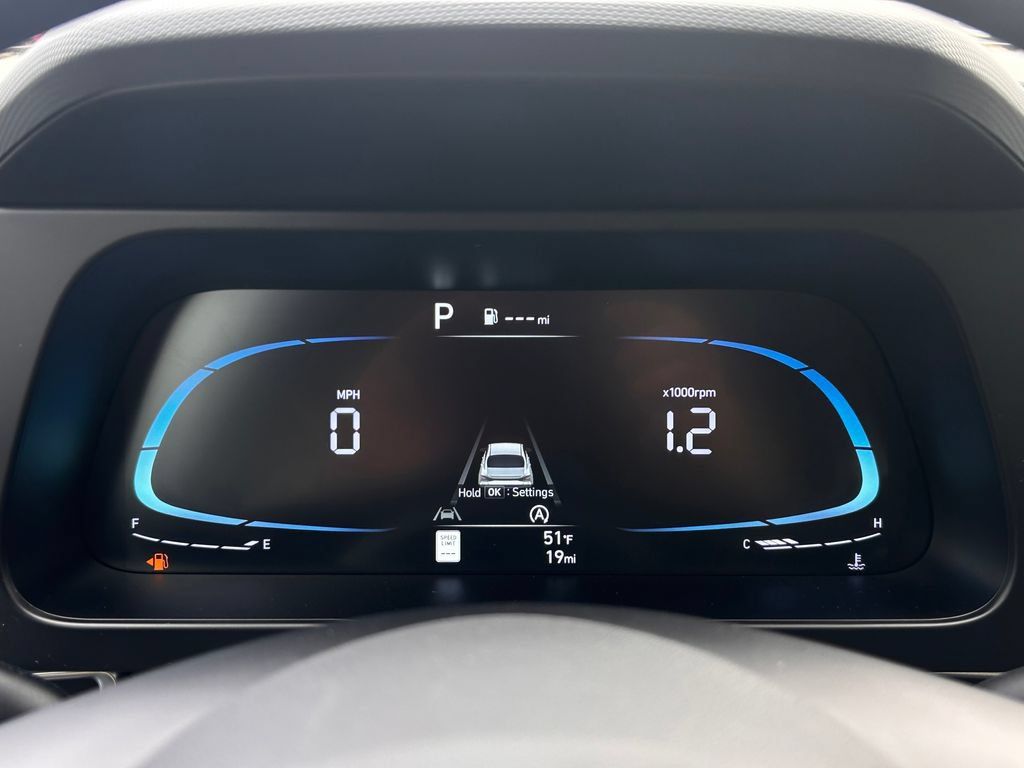 Certified 2026 Hyundai Elantra SE FWD image 22