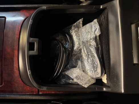 Used 2011 Cadillac Escalade EXT Premium image 24