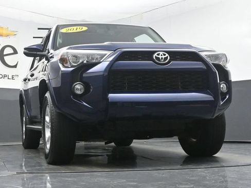 Used 2019 Toyota 4Runner SR5 Premium AWD/4WD image 3